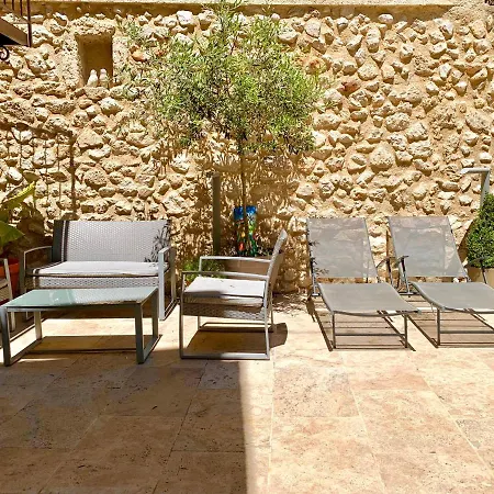 La Maison Du Courtil, Figue-miel Апартаменты *